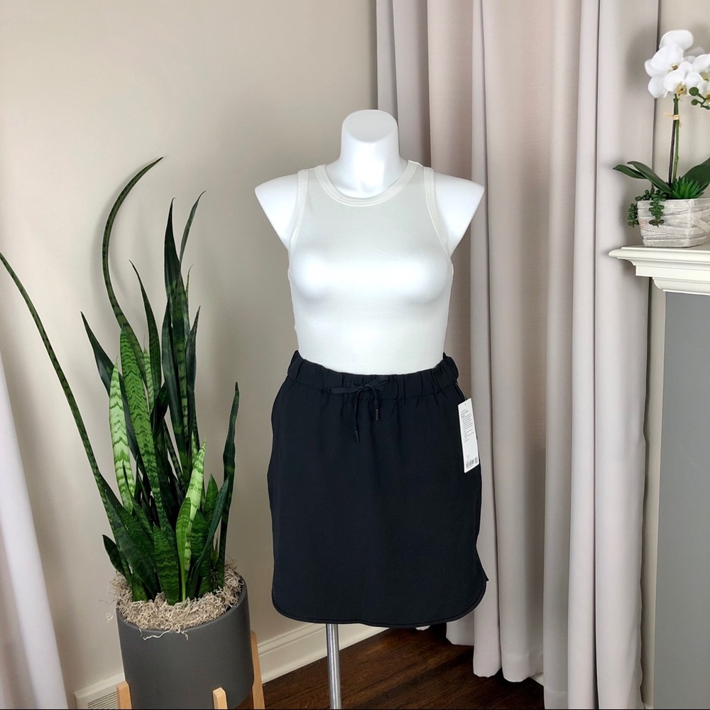Lululemon On The Fly Black Woven Skirt NWT - Picture 3 of 8